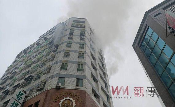 驚!彰化市曉陽路大樓竄出濃煙 疏散53位住戶