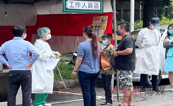 北港媽祖醫院設PCR社區篩檢站 北港警為防糾紛出動駐點