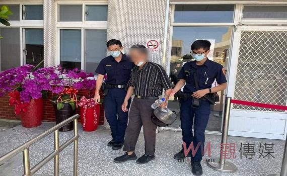 8旬老翁迷失街頭 台西暖警協助返家
