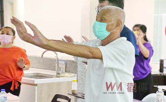林貴茂報名照服員證照班 72歲退休老師立志要當老爸的居服員 