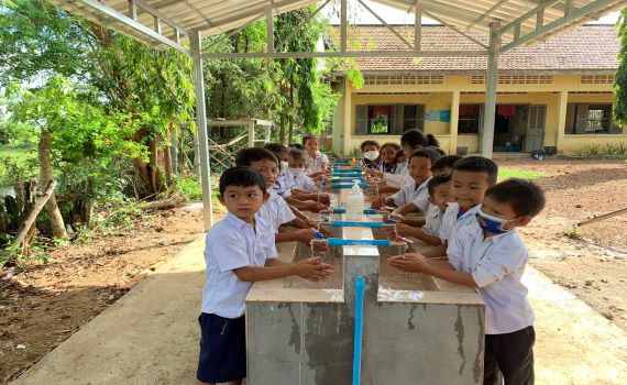 國內淨灘、柬埔寨蓋水塔 　北醫大分享從在地到國際實踐社會責任 