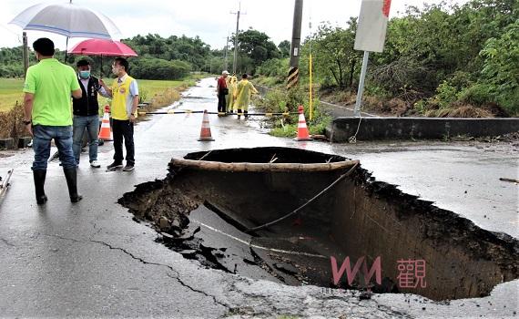 斗南石龜鄉道掏空塌陷大坑洞    農水利渠阻塞溢滲毀路基肇禍 