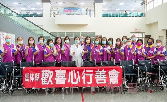 成大獲歡喜心行善會捐30台輪椅 嘉惠行動不便病人及長者