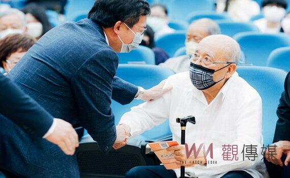 桃園151位學生獲頒吳鴻麟獎學金 30年嘉惠逾4千桃園學子