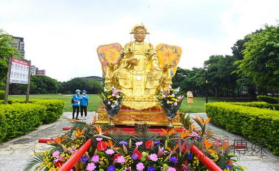 中壢慈惠堂70週年祈福大遶境巡禮 桃園市長鄭文燦祈求母娘庇佑疫情退散