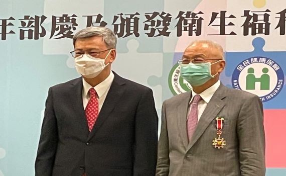 臺北醫學大學董事李祖德 獲頒二等衛福專業獎章