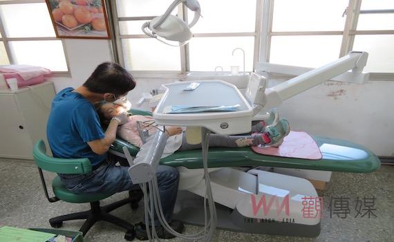 台南玉皇宮捐牙科診療椅     助偏鄉10校學童口腔保健 