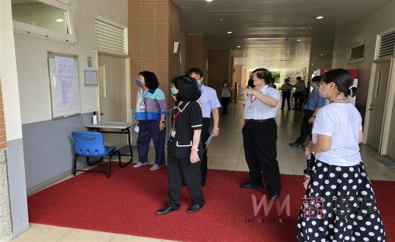 考選部設彰化考區 彰化縣政府秘書長陳逸玲巡視111年高普考試場