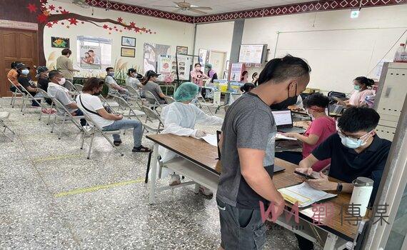 移民署攜手中市和平區衛生所 赴偏鄉達觀部落完成200移工疫苗接種
