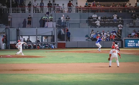  新竹棒球場開幕頻出包    24日戰延賽8月賽事換場地 