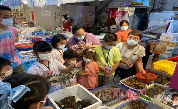 桃園新永和市場歡慶父親節舉辦「童趣體驗營」 孩童變身小廚師包水餃與爸爸分享