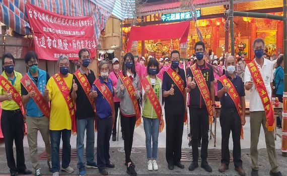 中元普渡祈求平安 金山區公所辦祈福遶境及放水燈