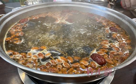 為染疫康復者「補」身子 台南「食紳枸尾雞」贈鴕鳥肉