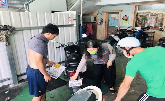 改裝電動自行車就要罰　嘉縣府積極向移工宣導新規 