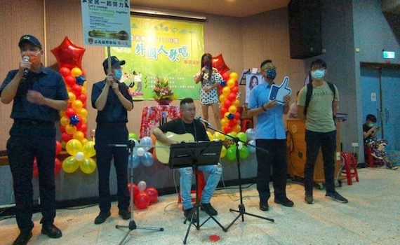 對移工與新住民犯罪宣導　嘉縣警上場演唱印尼歌引共鳴   