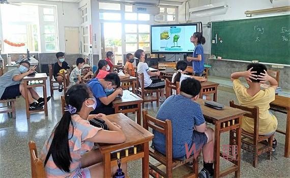 學校位處偏鄉漁村　優美景觀堪比仙境