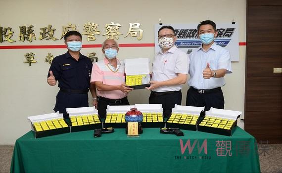 石龍宮捐贈草屯分局電擊槍訓練卡匣 提升員警執勤安全
