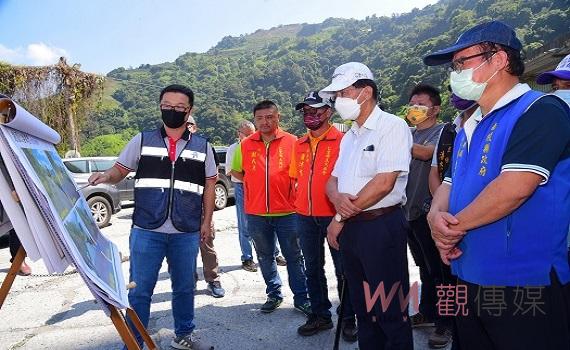 南投縣林縣長巡視投89線工程進度品質 加碼2億鋪設AC路面