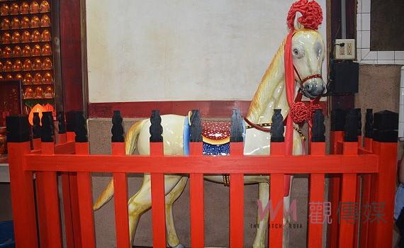 感念其父70年前遺願　盧誌銘捐製雙忠廟神馬