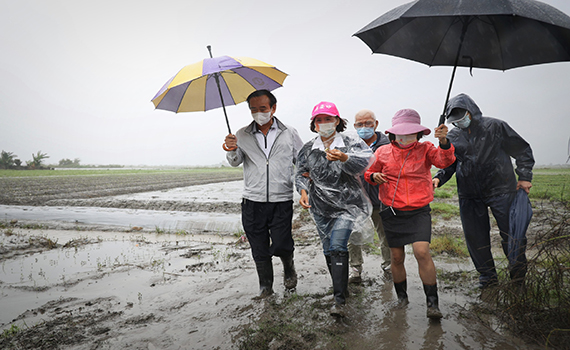 溪水暴漲蘭陽溪高灘地蔥蒜「泡湯」 林姿妙會同相關單位勘災