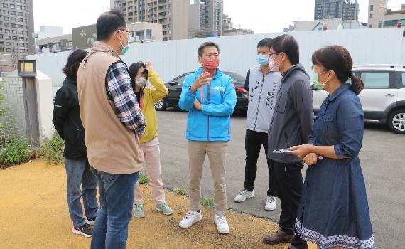 林為洲會勘道路 允諾上任檢討用路安全