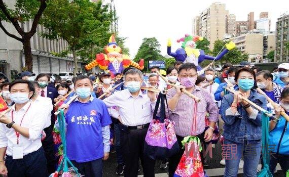 台北客家義民嘉年華暨主祭大典 柯文哲挑擔奉飯籲多元創新傳承客家文化  