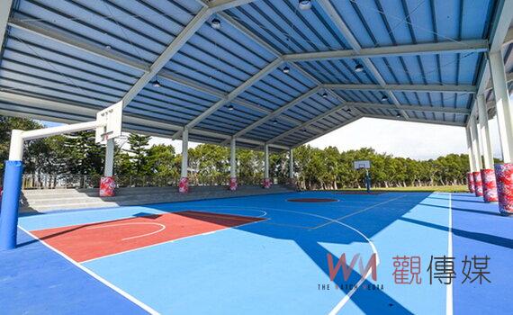 桃園新屋永安國中「海客風情角」防風避雨球場落成 融入客家意象
