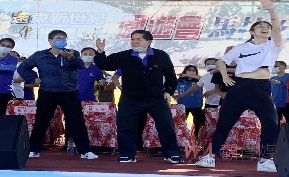 遠東新世紀馬拉松近4千人參與 徐旭東親臨鼓勵員工運動保健康