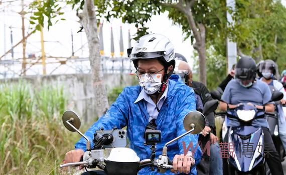 謝龍介親自體會機車族的苦 痛批黃偉哲「路平」很難嗎?