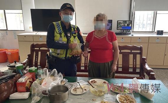 土庫馬光最美的風景 暖心警視民為親接濟