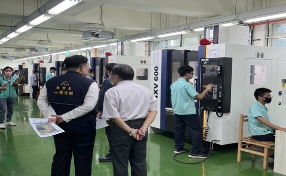 立院教文會考察台中 中市府積極爭取中央補助教育經費