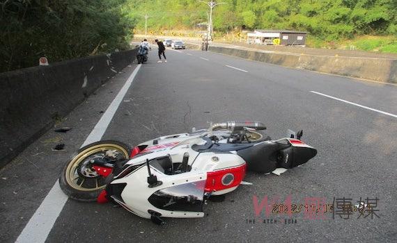 台南龍崎182線道死亡車禍 18歲男自撞護欄喪命