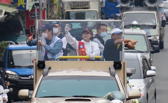 馬英九三度南下嘉義 陪同王育敏魅力橫掃中埔、民雄