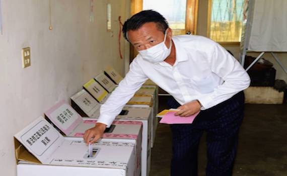 嘉義縣翁章梁連任成功　得票62.7%宣布當選 