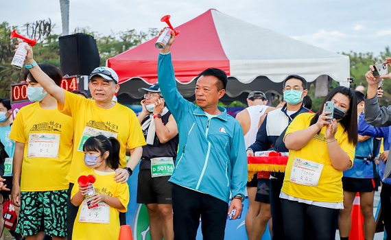 第4屆故宮南院跨域馬拉松 國寶肉形石獎牌吸引2300跑者參與