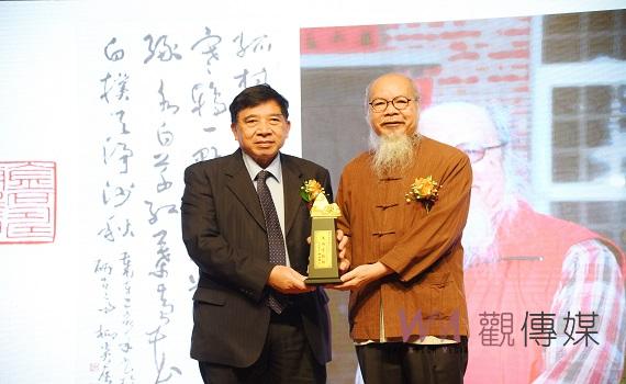 精於書法篆刻! 柳炎辰獲玉山美術貢獻獎
