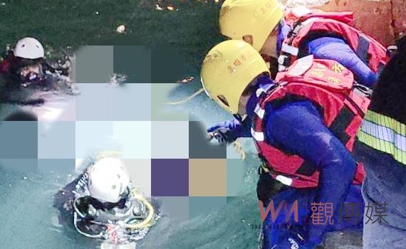 快訊/高雄國中生《香蕉碼頭》失足落海 警消、民搜隊尋獲送醫搶救