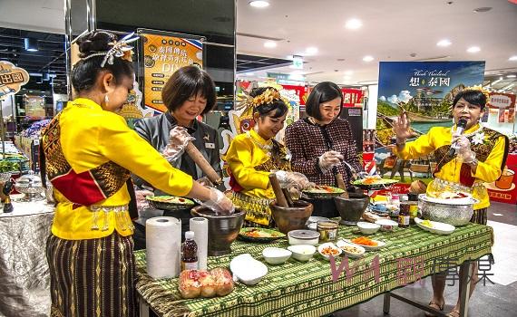 屏東太平洋百貨泰國物產展登場 銅板價秒飛泰國