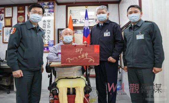 政戰局長楊安探慰祁六新賀節 感謝對國軍心輔貢獻