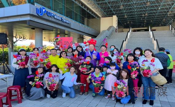 圓林園迎新春熱鬧登場 市代里長與長照機構共創都會休閒活動新模組
