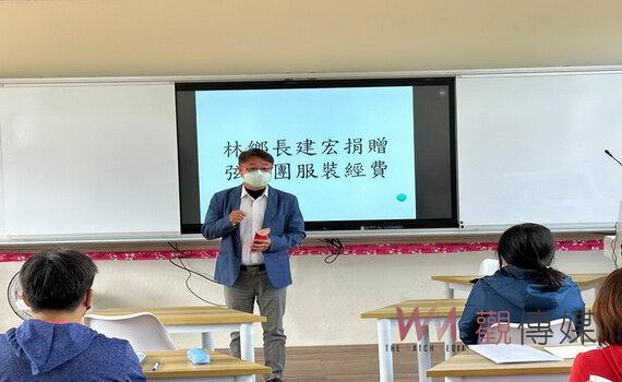 選票補助款暖贈大坡國小學童 台東縣池上鄉長林建宏寒冬傳愛