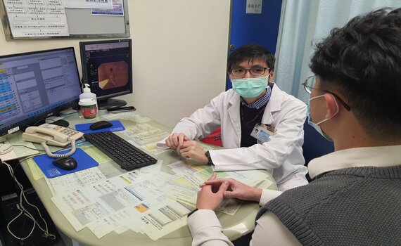 右上腹悶痛不適 恐是幽門桿菌作祟不可輕忽