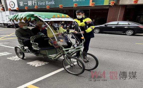 大街小巷亂竄攬客違停!警方加強取締違規鹿港觀光三輪車