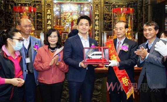 北市松山五分埔福德宮捐復康巴士 蔣萬安讚揚嘉惠身障善行