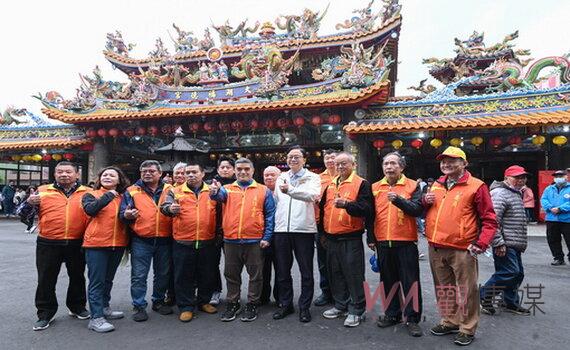 桃園龜山區坪頂大湖福德宮參香 張善政祈求土地公護佑市民闔家安康