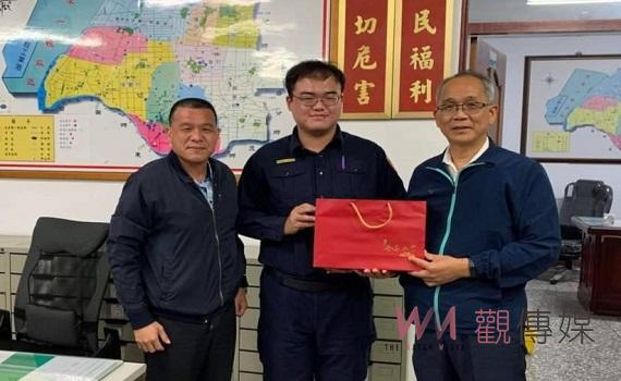 臺西警逮竊盜連續犯淨化治安 雲縣副局長陳瑞金頒破案茶