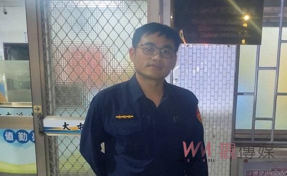 虎警獲報迅速尋獲失智婦 並護送返回家與家人團聚