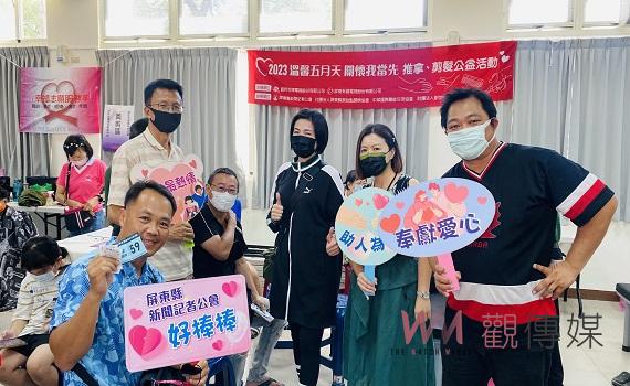 慰勞媽媽與勞工 公益團體舉辦免費推拿、剪髮表敬意