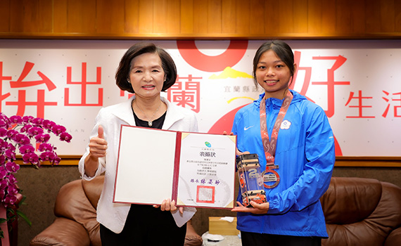 烏茲別克亞洲青少年田徑錦標賽拚出好成績 林姿妙肯定宜蘭囝仔陳潔安