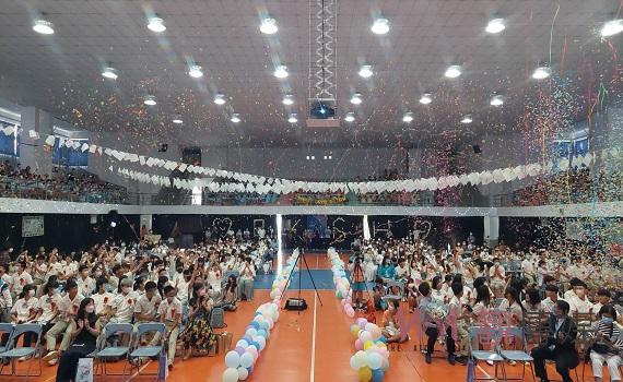 睽違3年「拾光」盛大登場 北港高中畢業典禮師生嗨翻